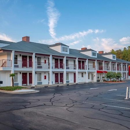 Red Roof Inn & Suites ווילסון מראה חיצוני תמונה