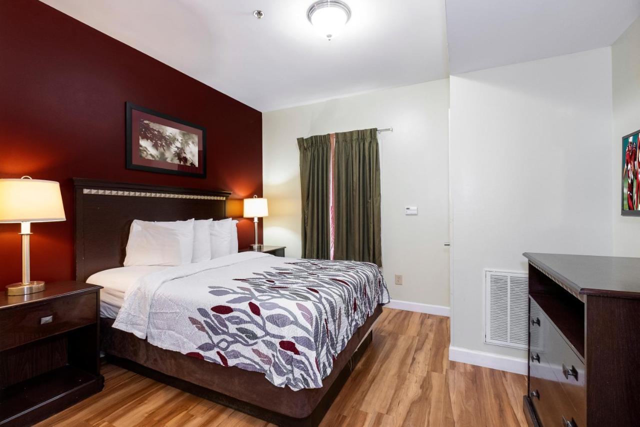 Red Roof Inn & Suites ווילסון מראה חיצוני תמונה