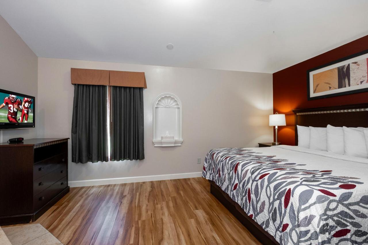 Red Roof Inn & Suites ווילסון מראה חיצוני תמונה