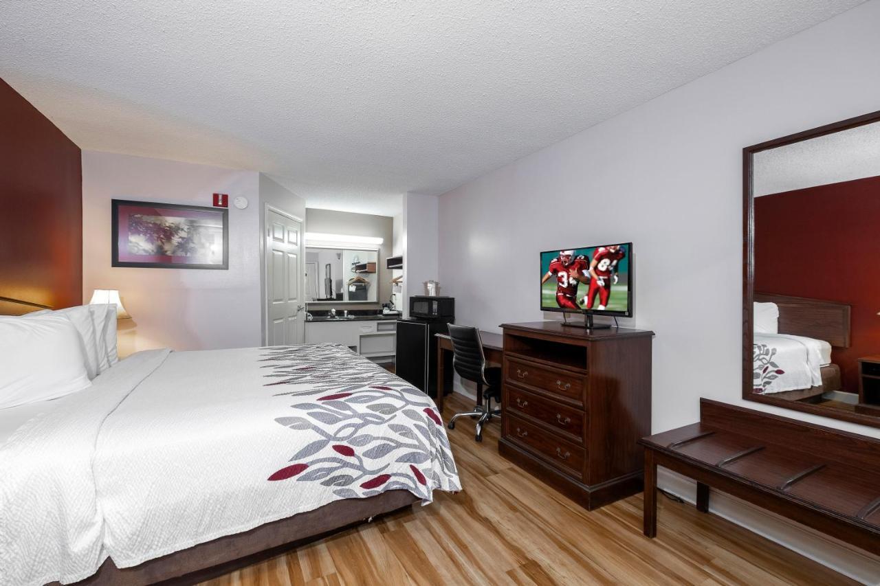 Red Roof Inn & Suites ווילסון מראה חיצוני תמונה