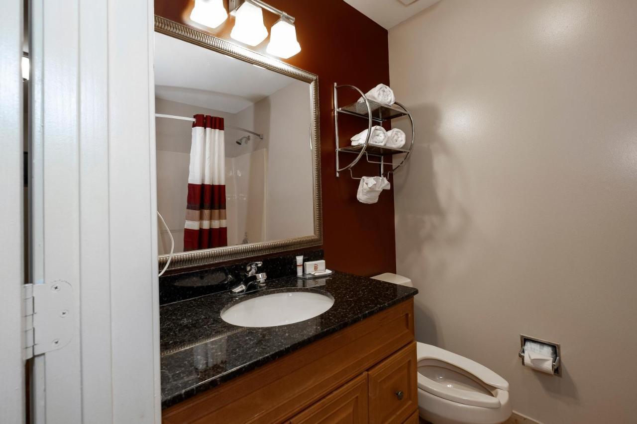 Red Roof Inn & Suites ווילסון מראה חיצוני תמונה