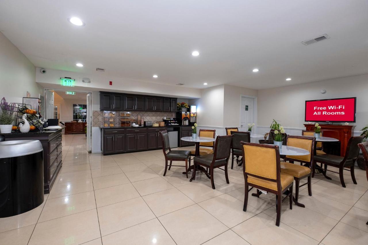 Red Roof Inn & Suites ווילסון מראה חיצוני תמונה