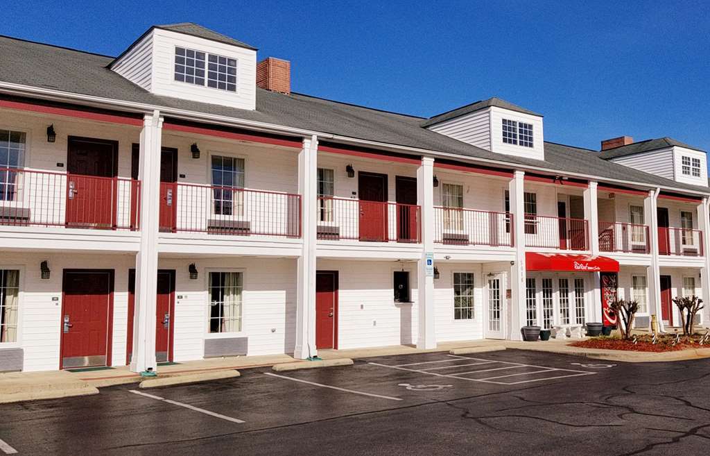 Red Roof Inn & Suites ווילסון מראה חיצוני תמונה