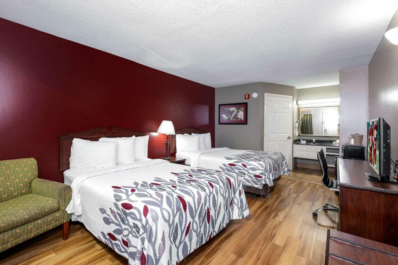 Red Roof Inn & Suites ווילסון מראה חיצוני תמונה